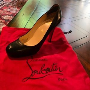 Christian Louboitin Black Pumps size 7.5( runs 7)